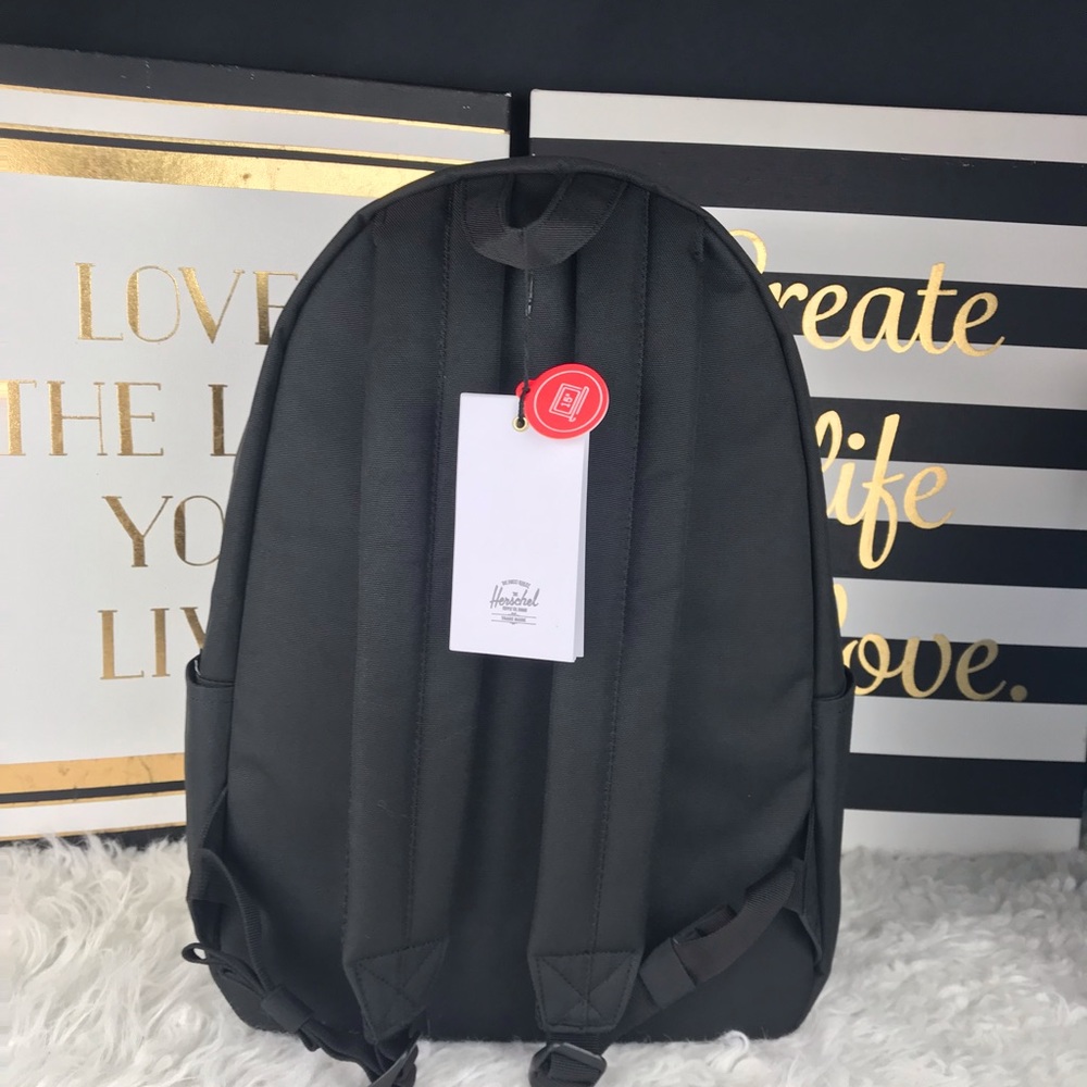 New Herschel backpack - Picture 4 of 6